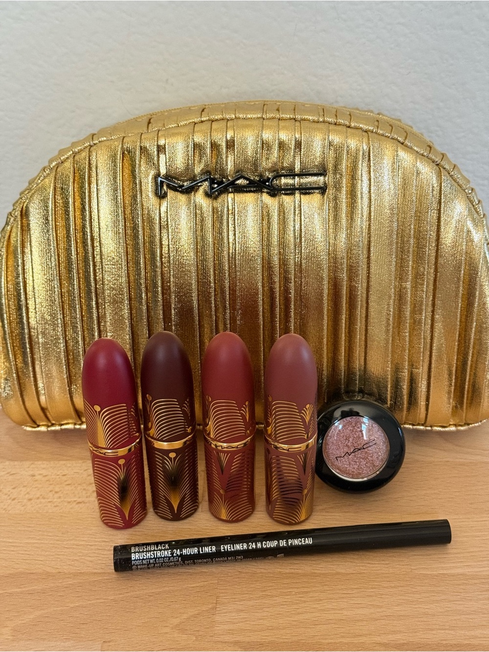 NEW MAC Cosmetics 6-Pc Must-Have Eye & Lip Kit w/ Gold Gilded Clutch $125